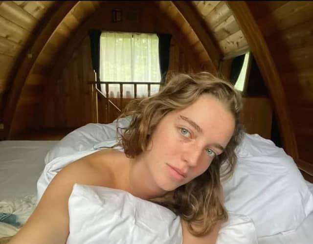 Yasemin Paris Uzan Biyografisi foto galeri 1