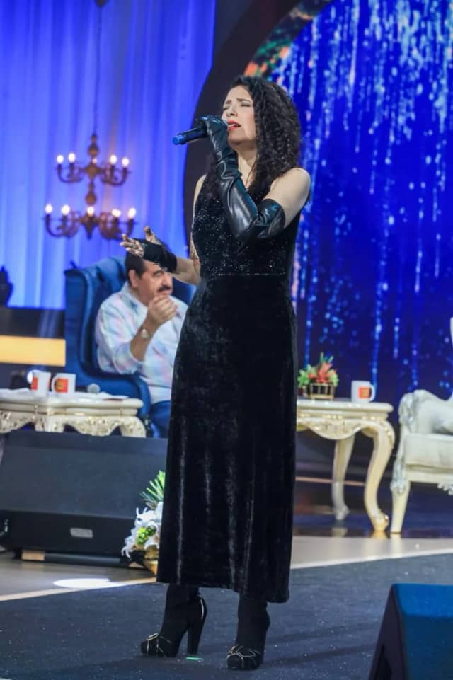 Yeşim Salkım Biyografisi foto galeri 3