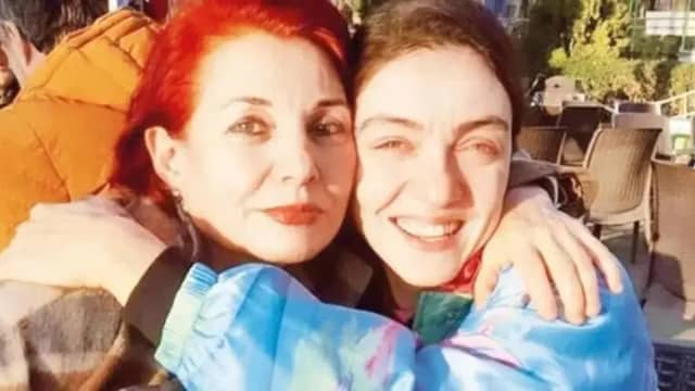 Yıldız Dizdar Biyografisi foto galeri 1