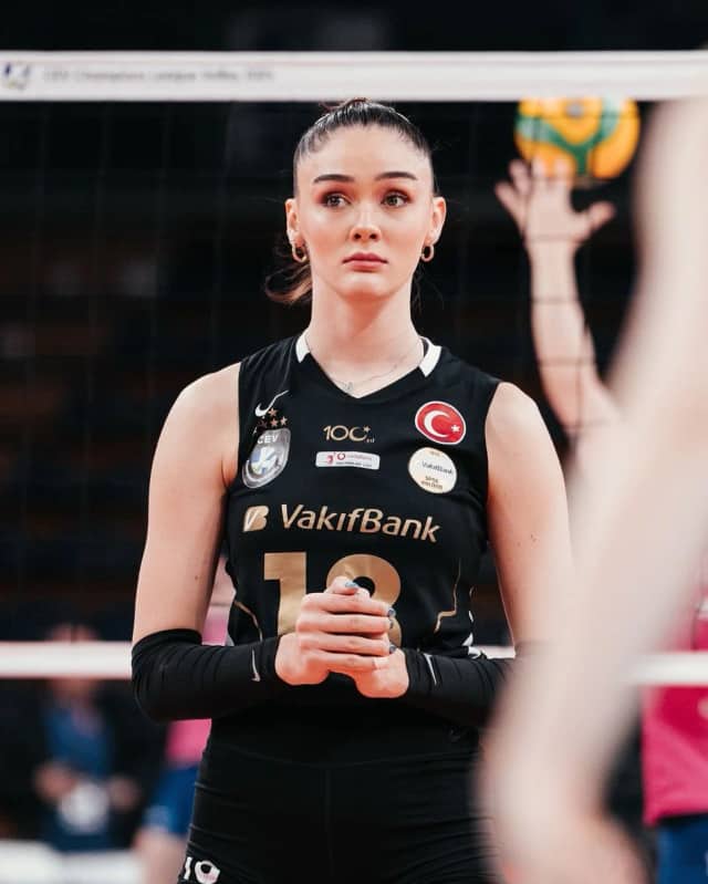 Zehra İşler Biyografisi foto galeri 3