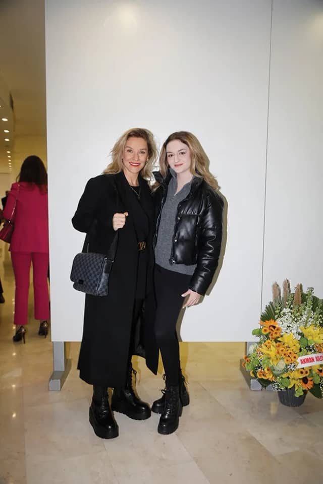 Zeynep Acar Biyografisi foto galeri 2
