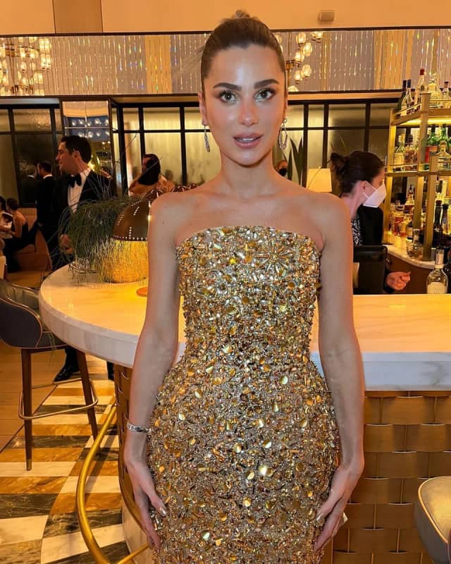 Zeynep Nazlı Sabancı Biyografisi foto galeri 1