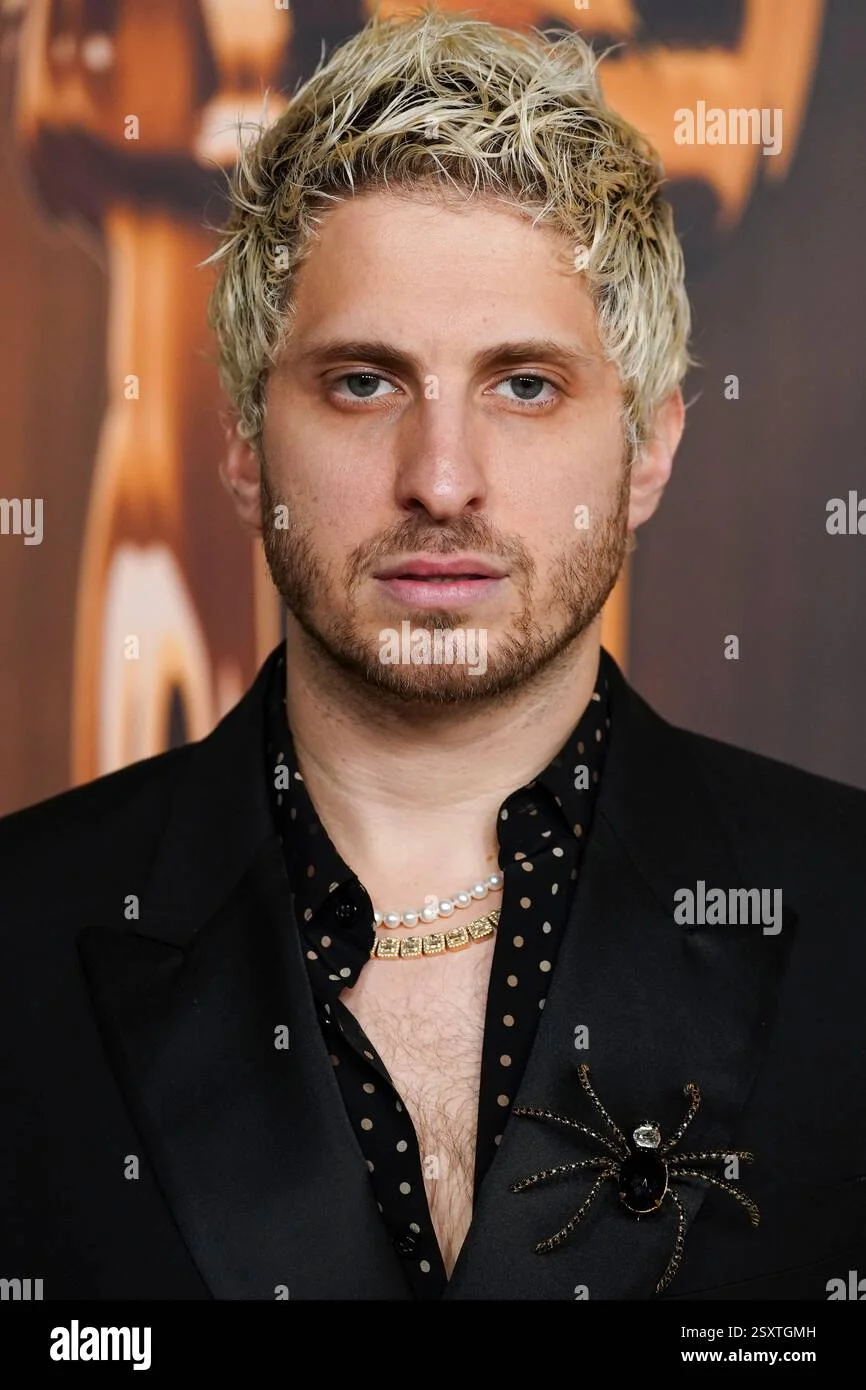 Andrew Watt Biyografisi